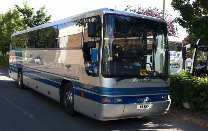 Worths Motor Services Volvo B10M Plaxton W5WMS